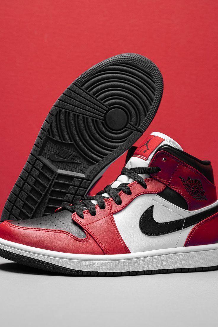 736x1104 Air Jordan 1 Mid “Chicago Toe