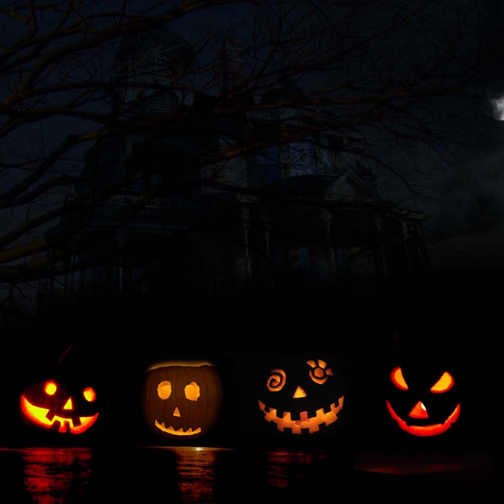 2048x2048 Halloween Haunted House Wallpaper