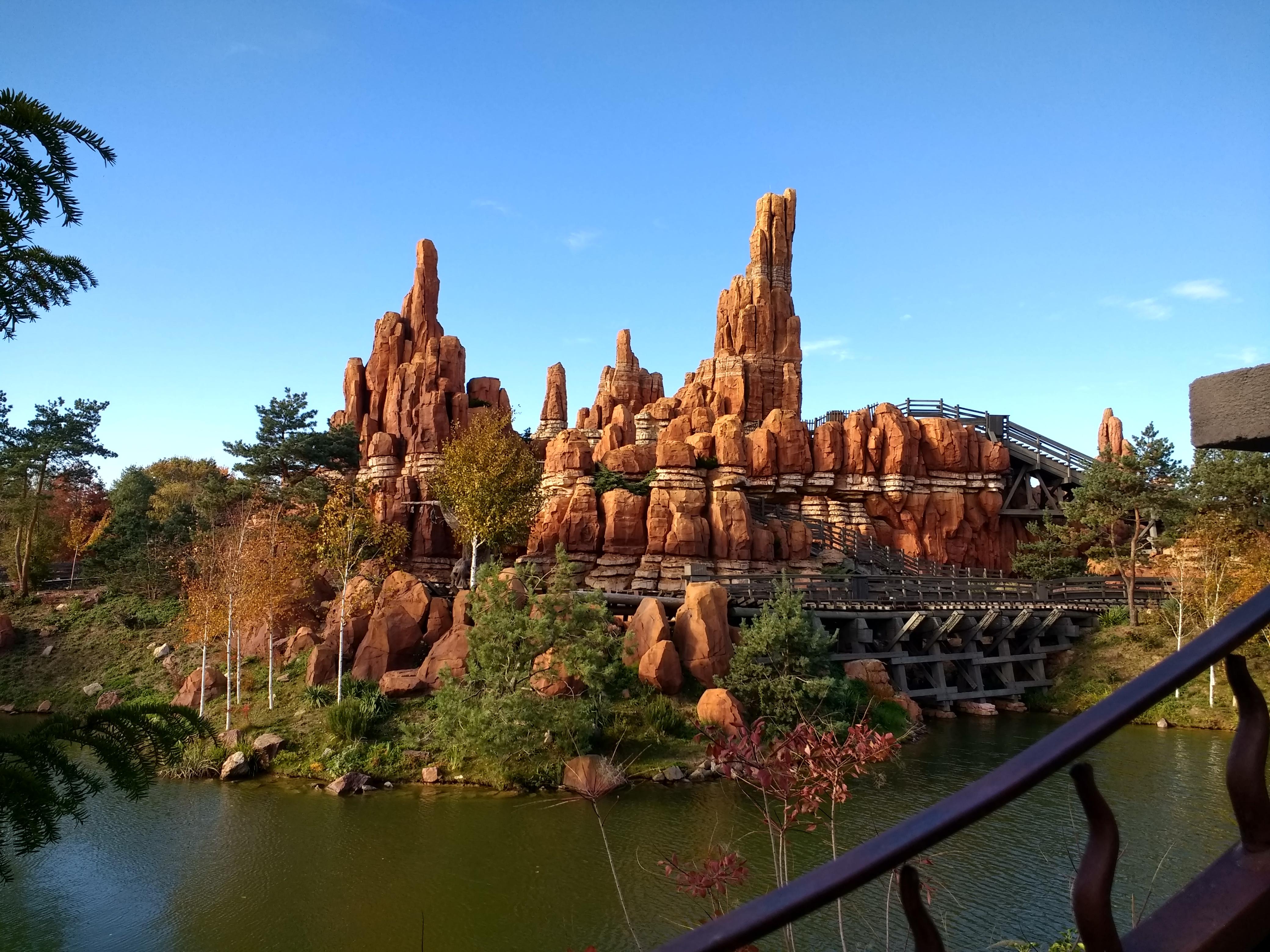 4160x3120 Big Thunder Mountain at Disneyland