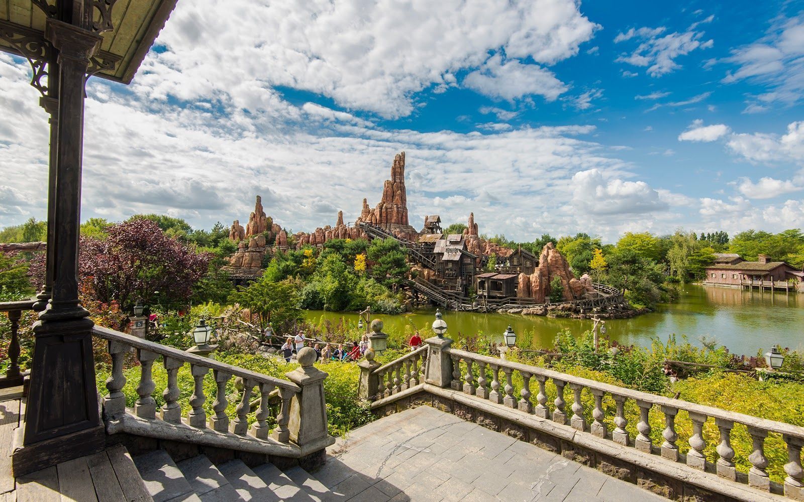 1600x1000 Big Thunder Island