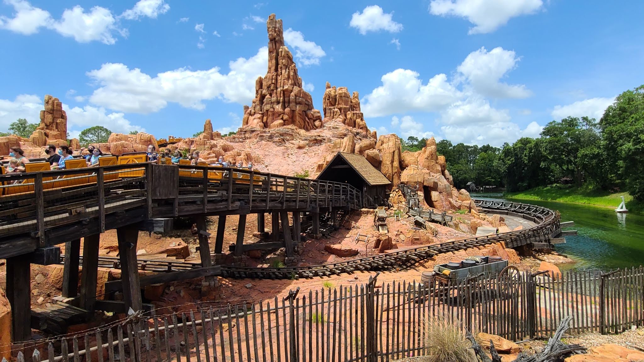 2048x1152 Big Thunder Mountain Railroad Closing