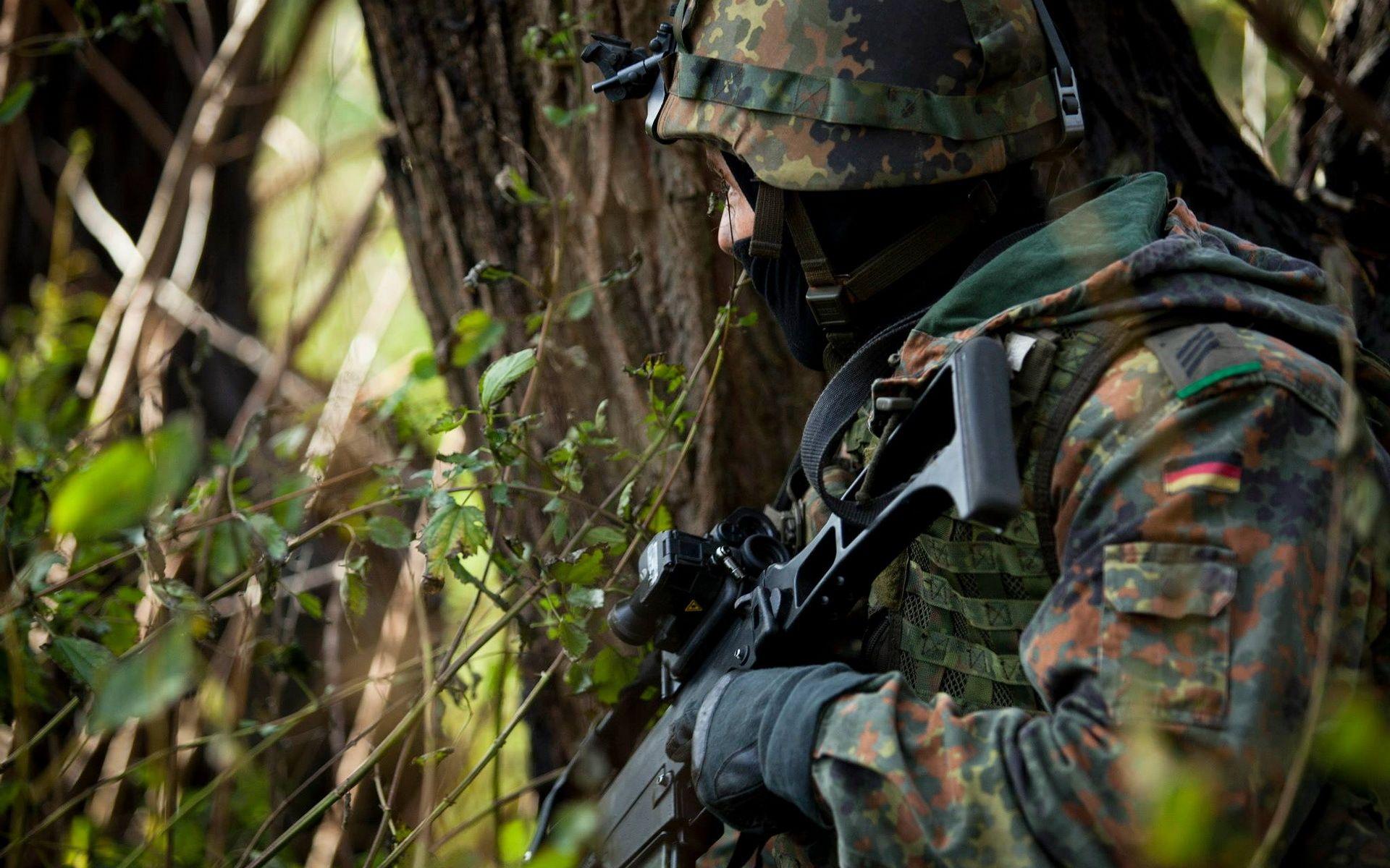 1920x1200 German Army FallschirmjA wallpaperx1200