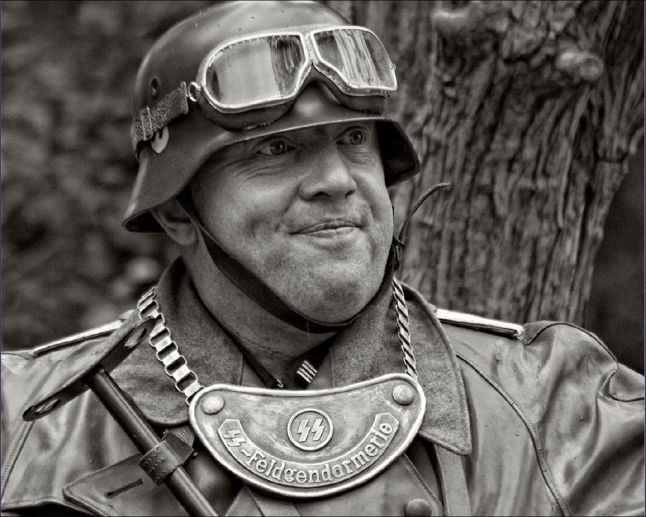 1280x1024 Photo Soldiers German Military war helmet Glasses Army
