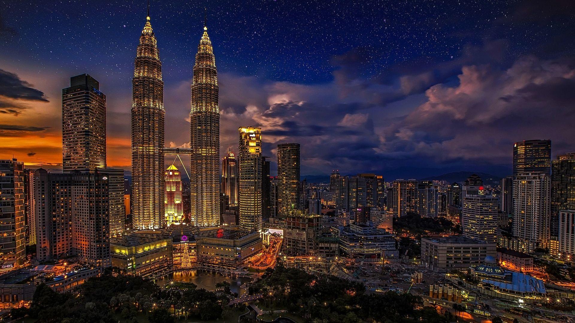 1920x1080 Petronas Twin Towers Malaysia Night View Wallpaper