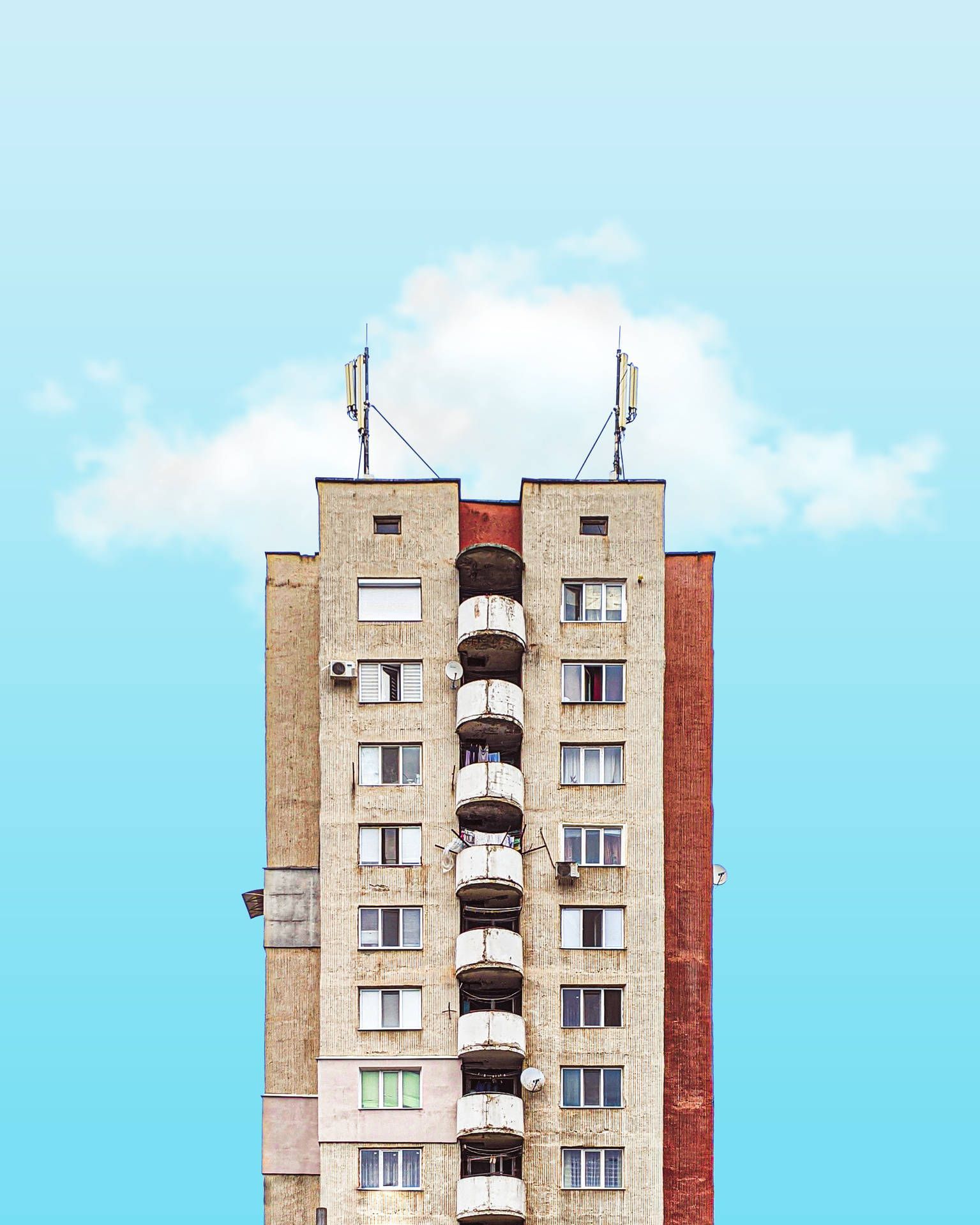 1535x1920 Old Apartment Building Wallpaper
