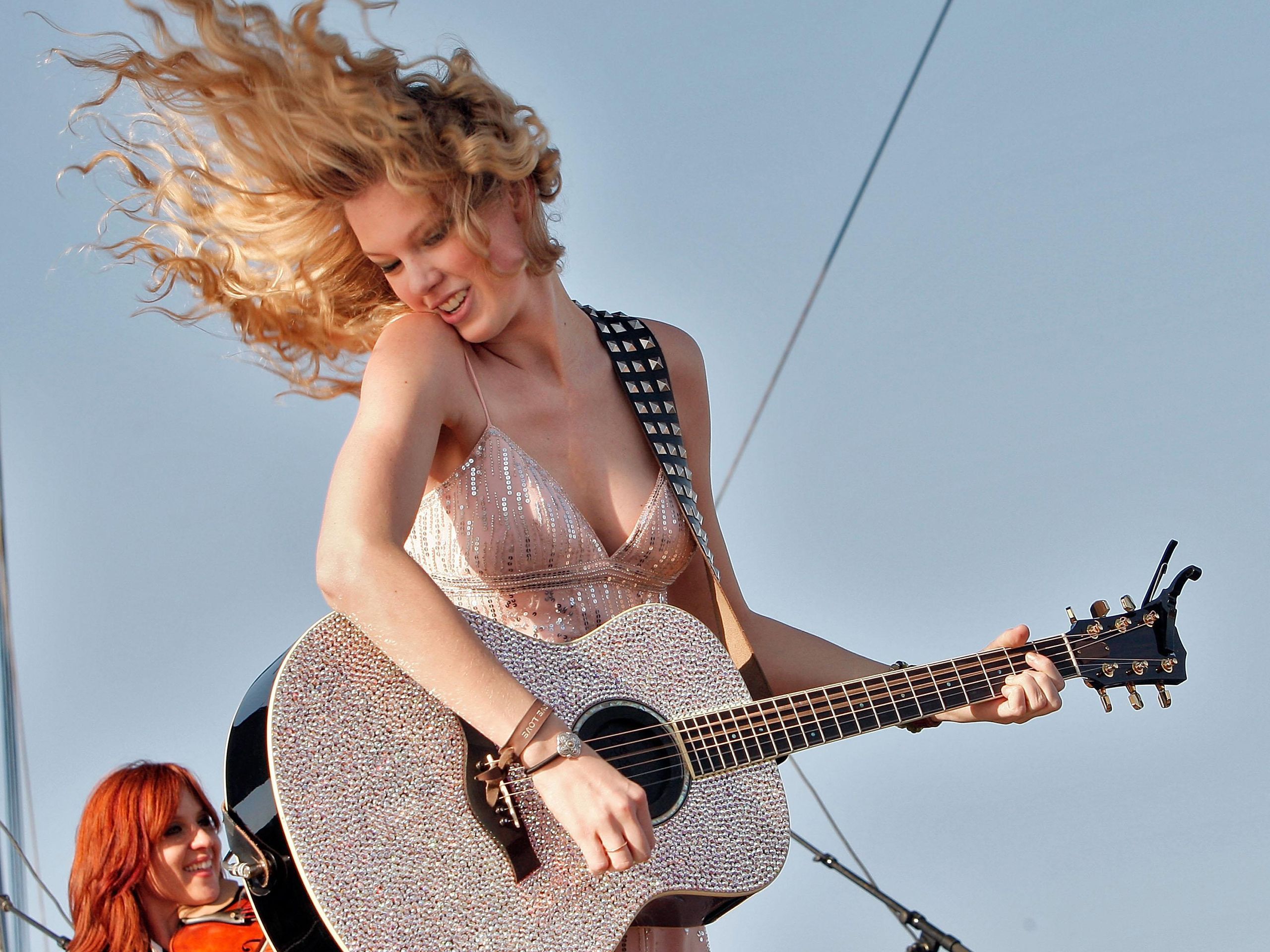 2560x1920 Music Taylor Swift HD Wallpaper