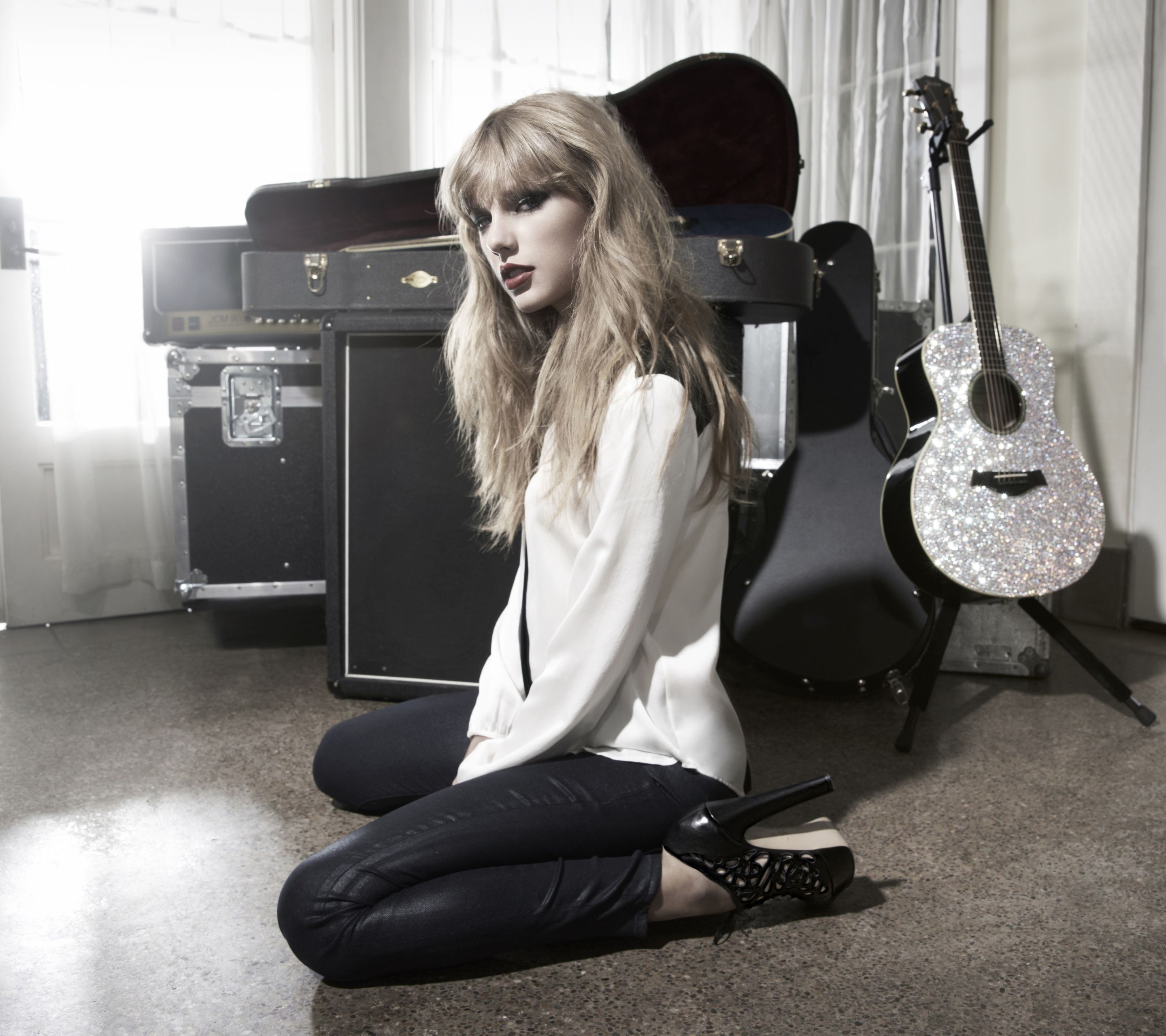 2880x2560 HD desktop wallpaper: Music, Taylor