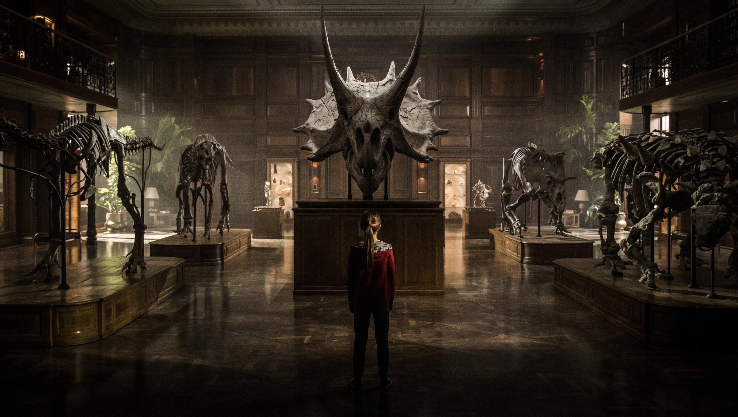 2552x1442 Jurassic World: Fallen Kingdom (2018) Desktop Wallpaper