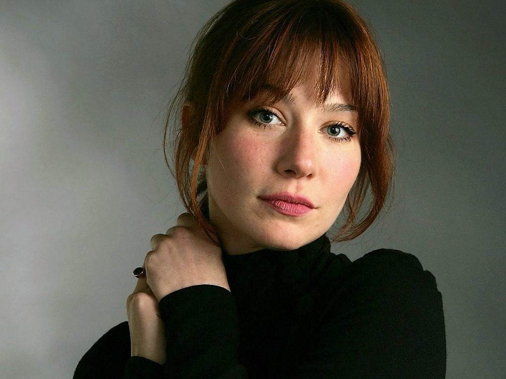 1024x768 Lynn Collins