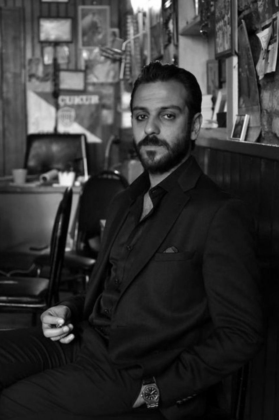 946x1422 Vartolu Saadettin Wallpaper