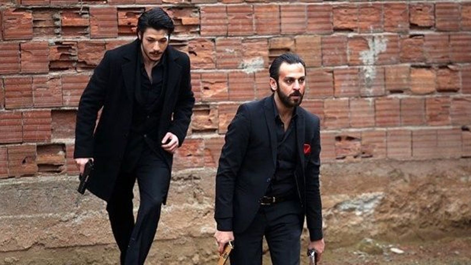 1600x900 Vartolu öldü mü?. Çukur 17. yeni bölüm