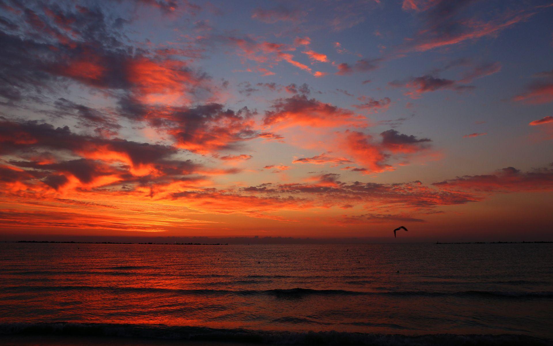 1920x1200 Sunrise On Sea Wallpaper