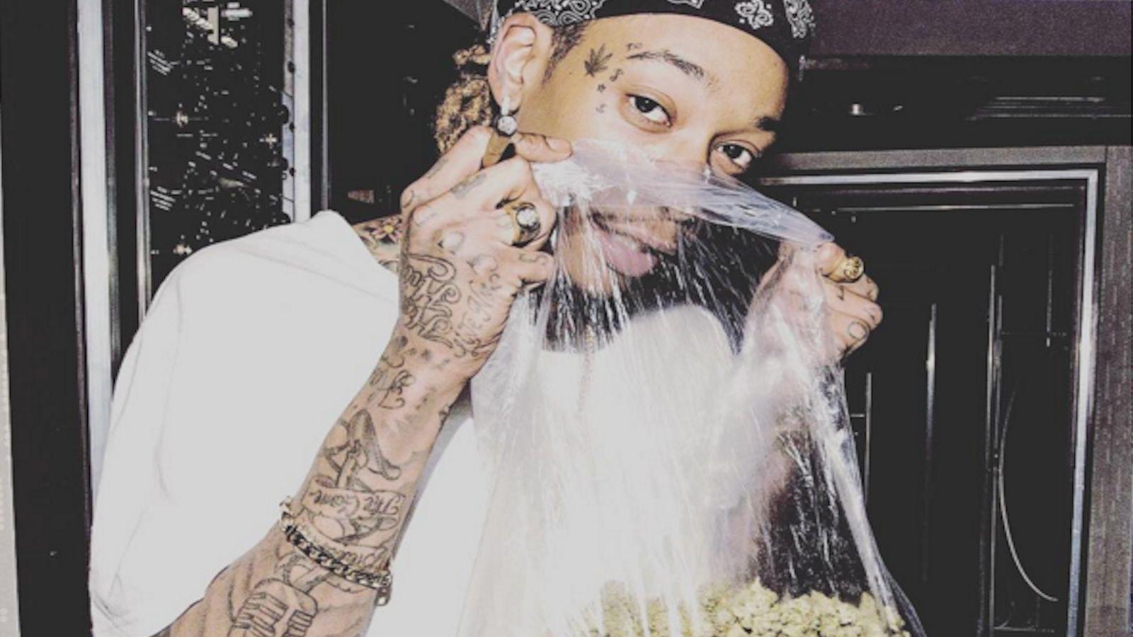 1600x900 Wiz Khalifa Freestyles 'Hello'
