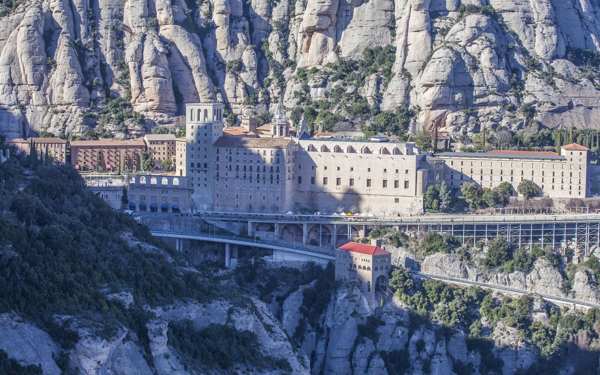 1920x1200 Montserrat monastery