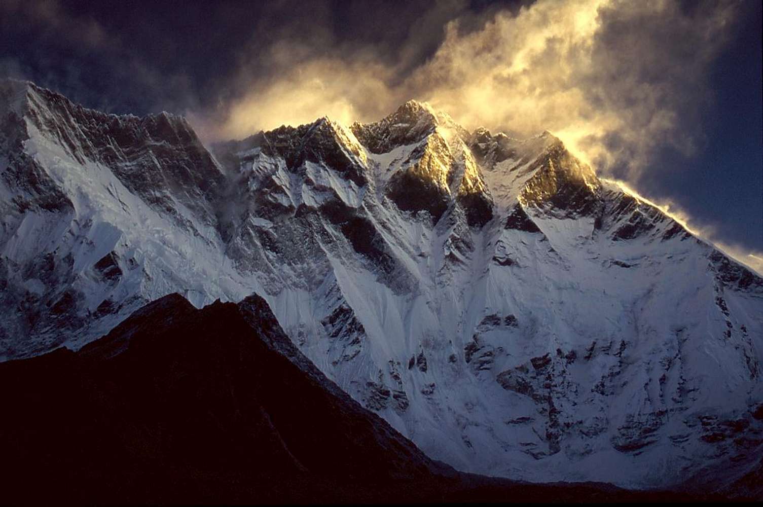 1505x1000 Lhotse South Face, morning : Photo