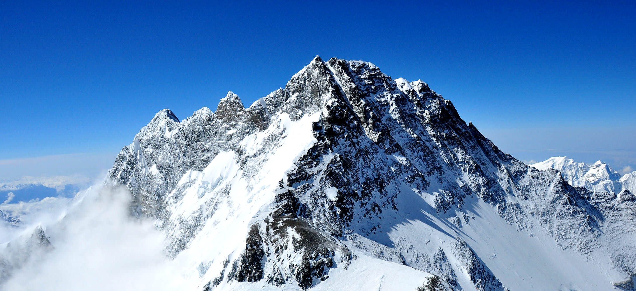2182x999 Mount Lhotse Expedition