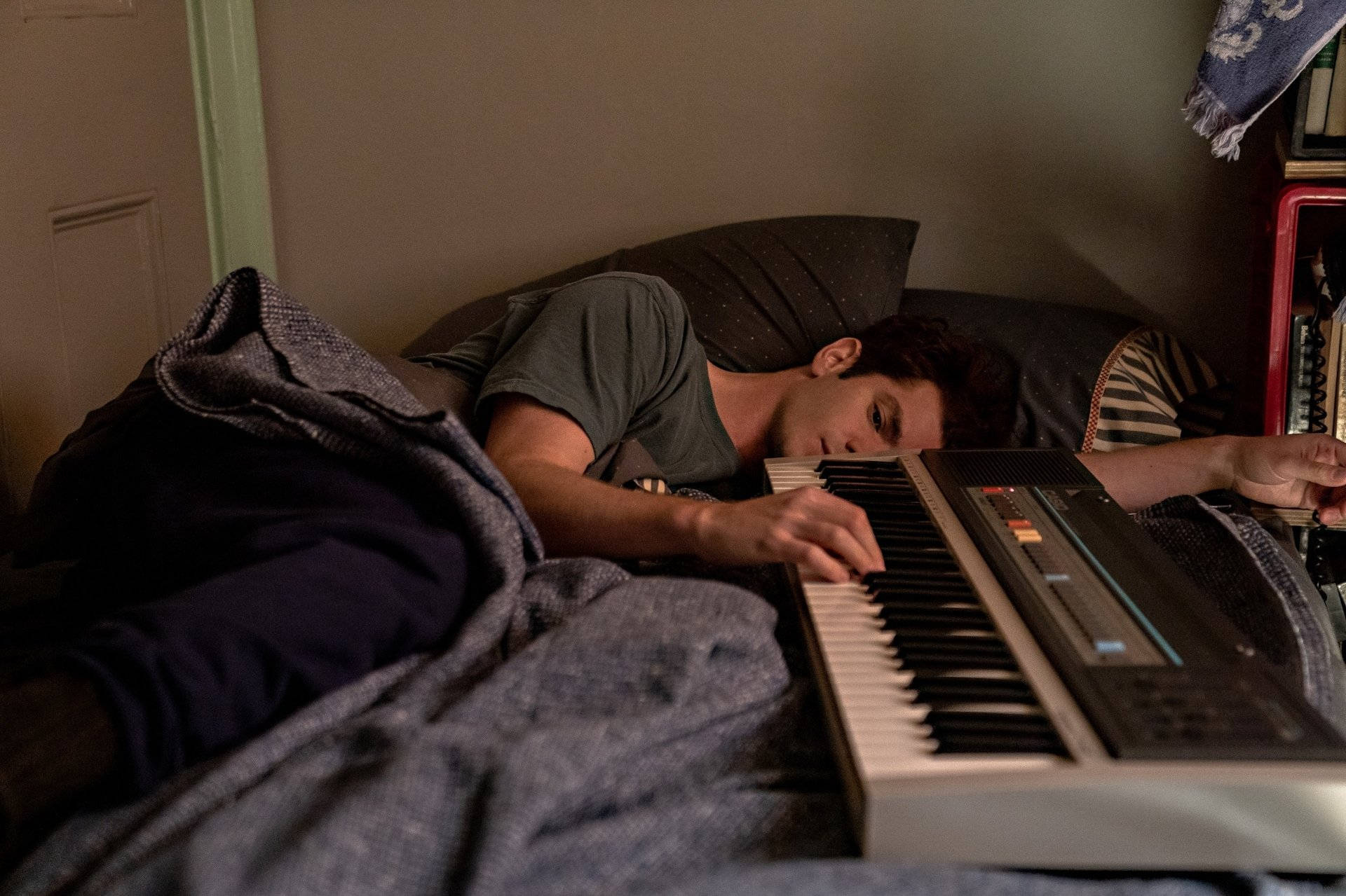 1920x1279 Download free Andrew Garfield Playing