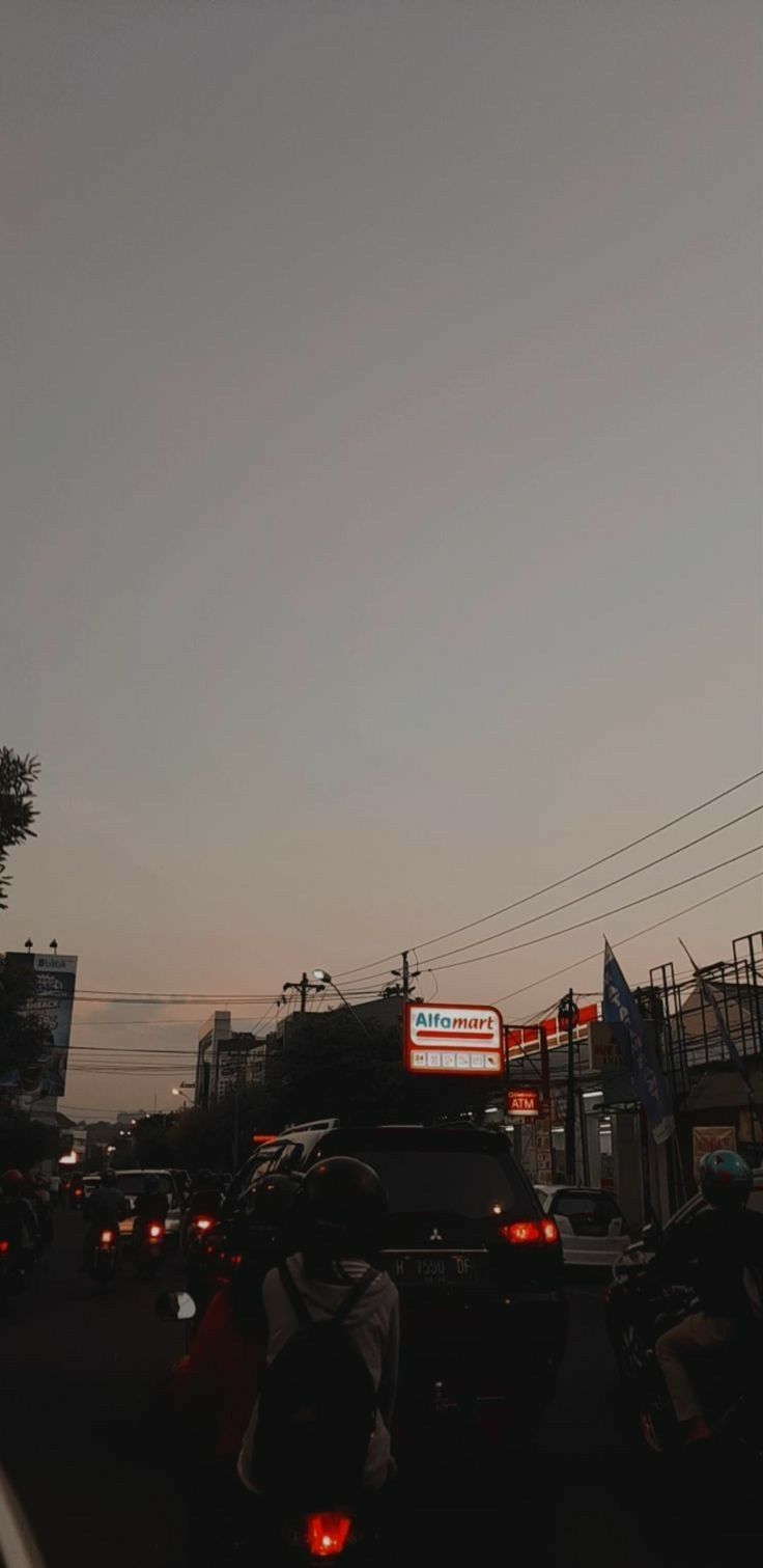736x1511 menjelang malam. Pemandangan
