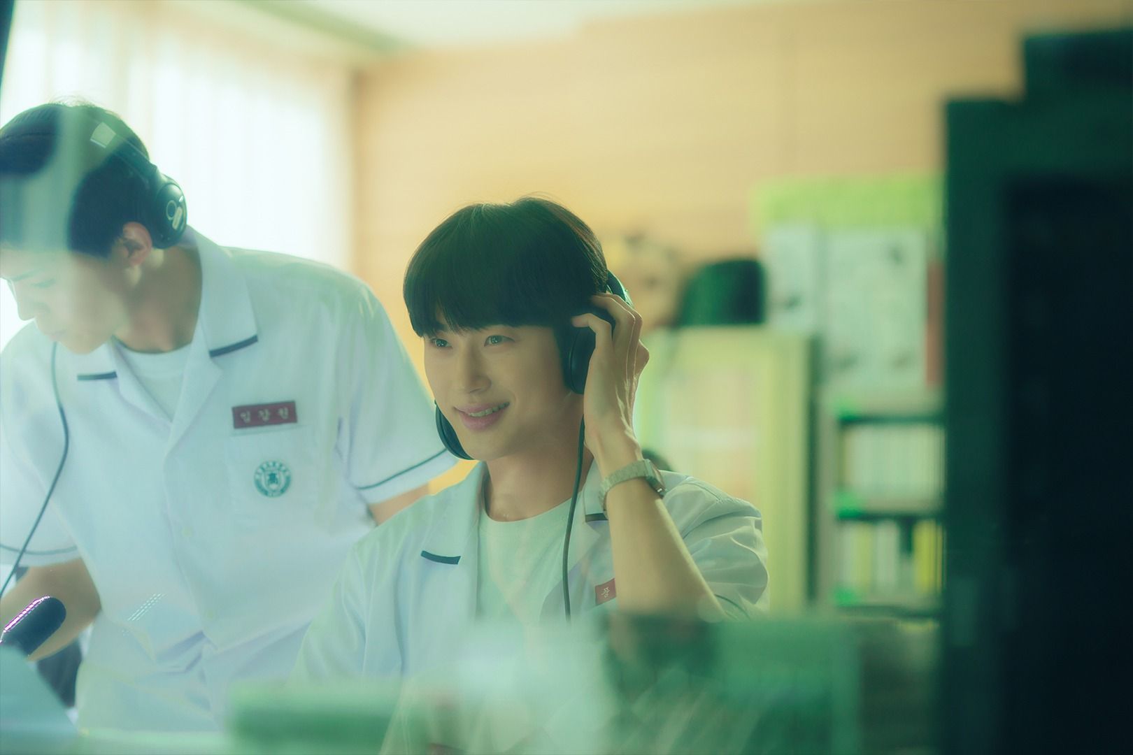 1620x1080 20th Century Girl