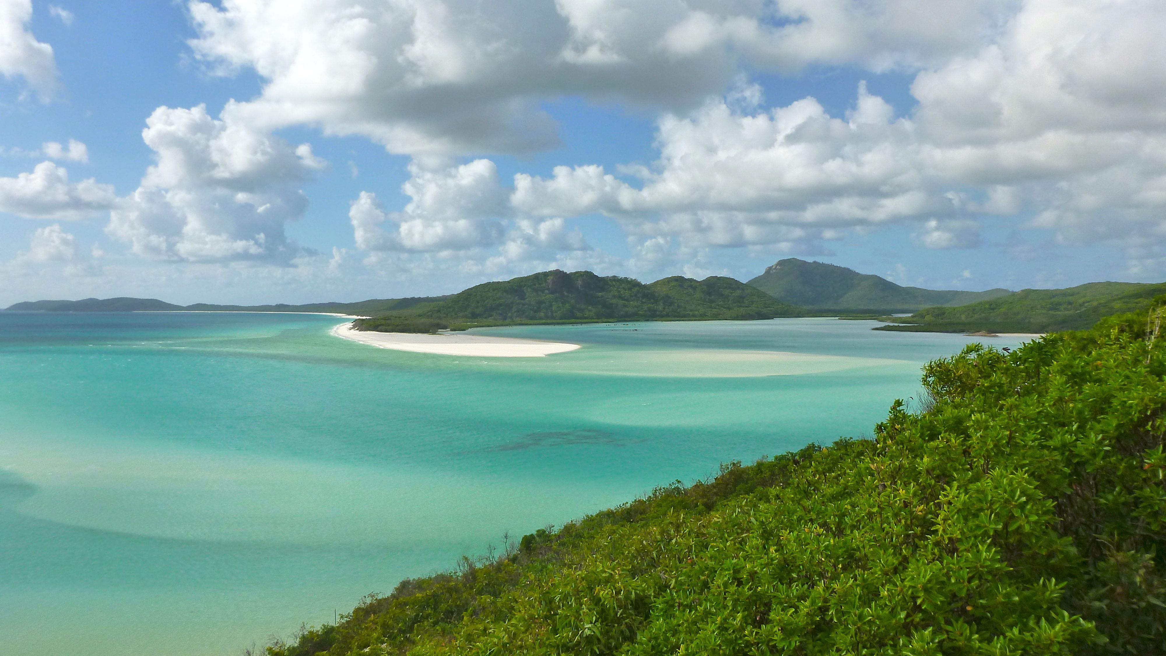 4000x2249 Whitehaven Beach: Sailing