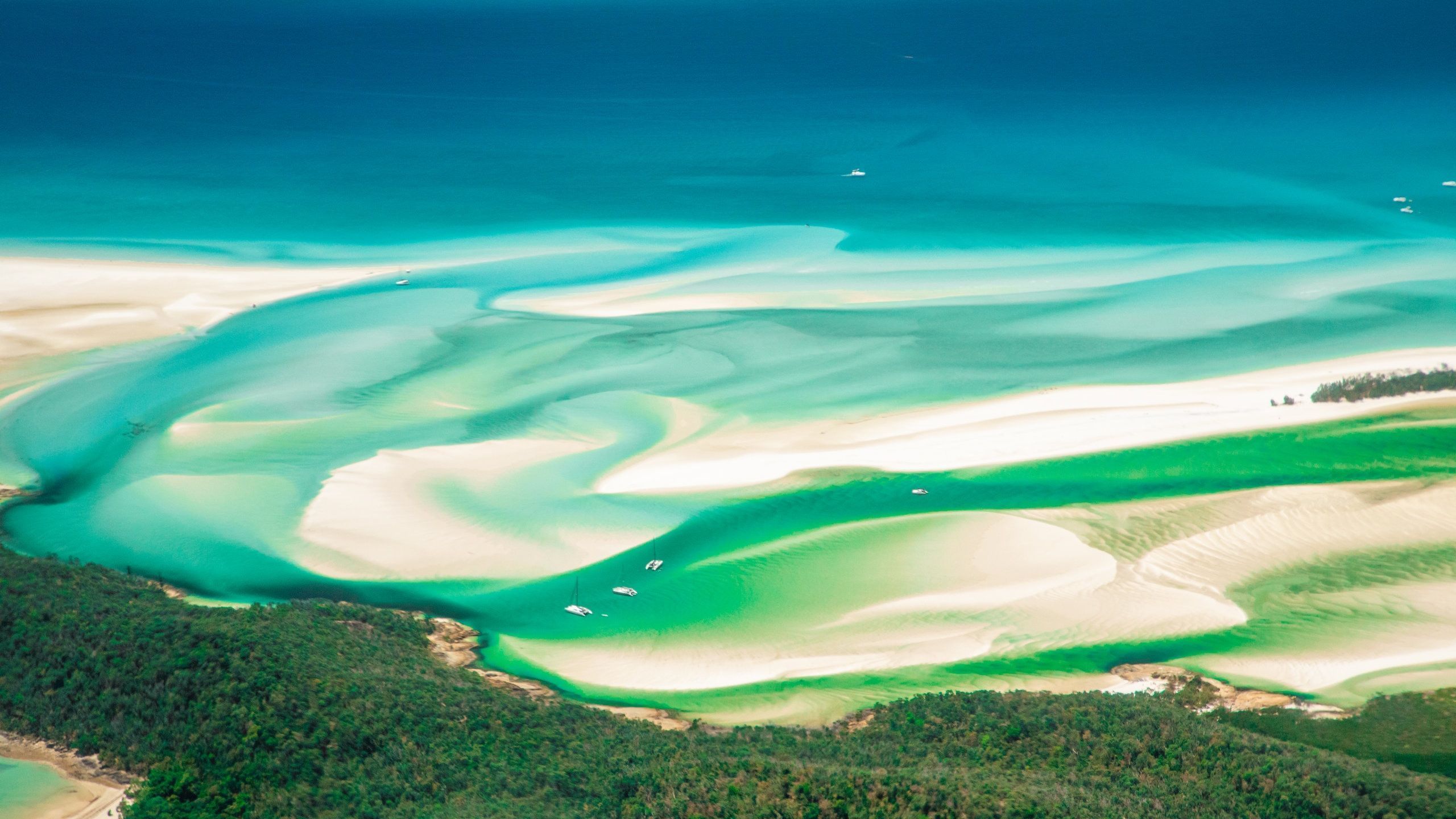 2560x1440 Visit Whitsundays: 2024 Travel Guide