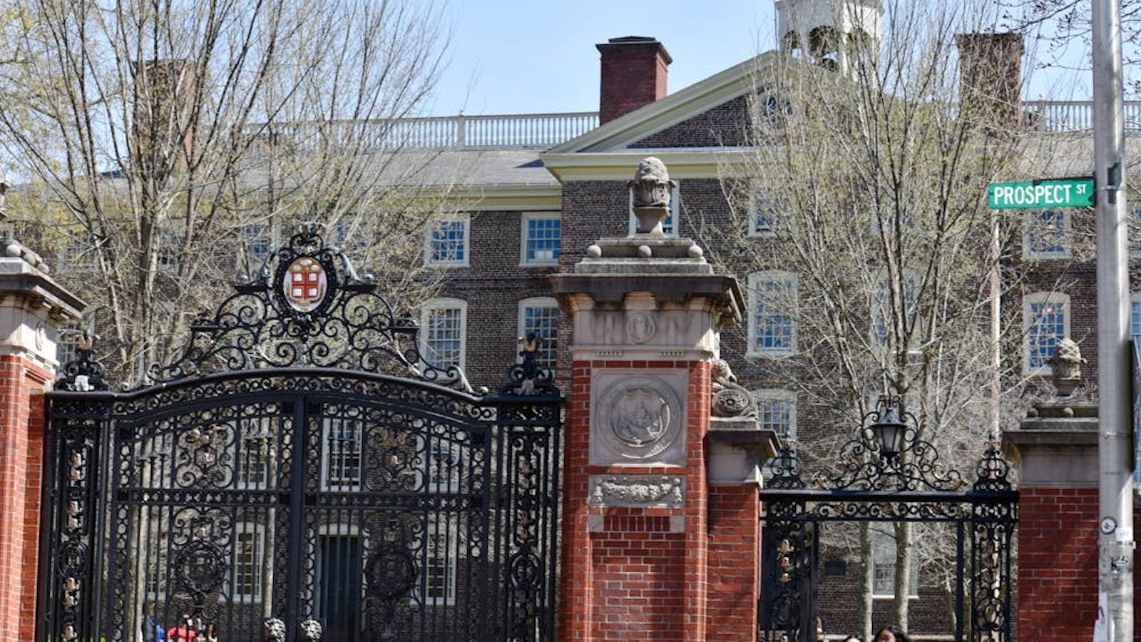1600x900 of students admitted to class of 2027