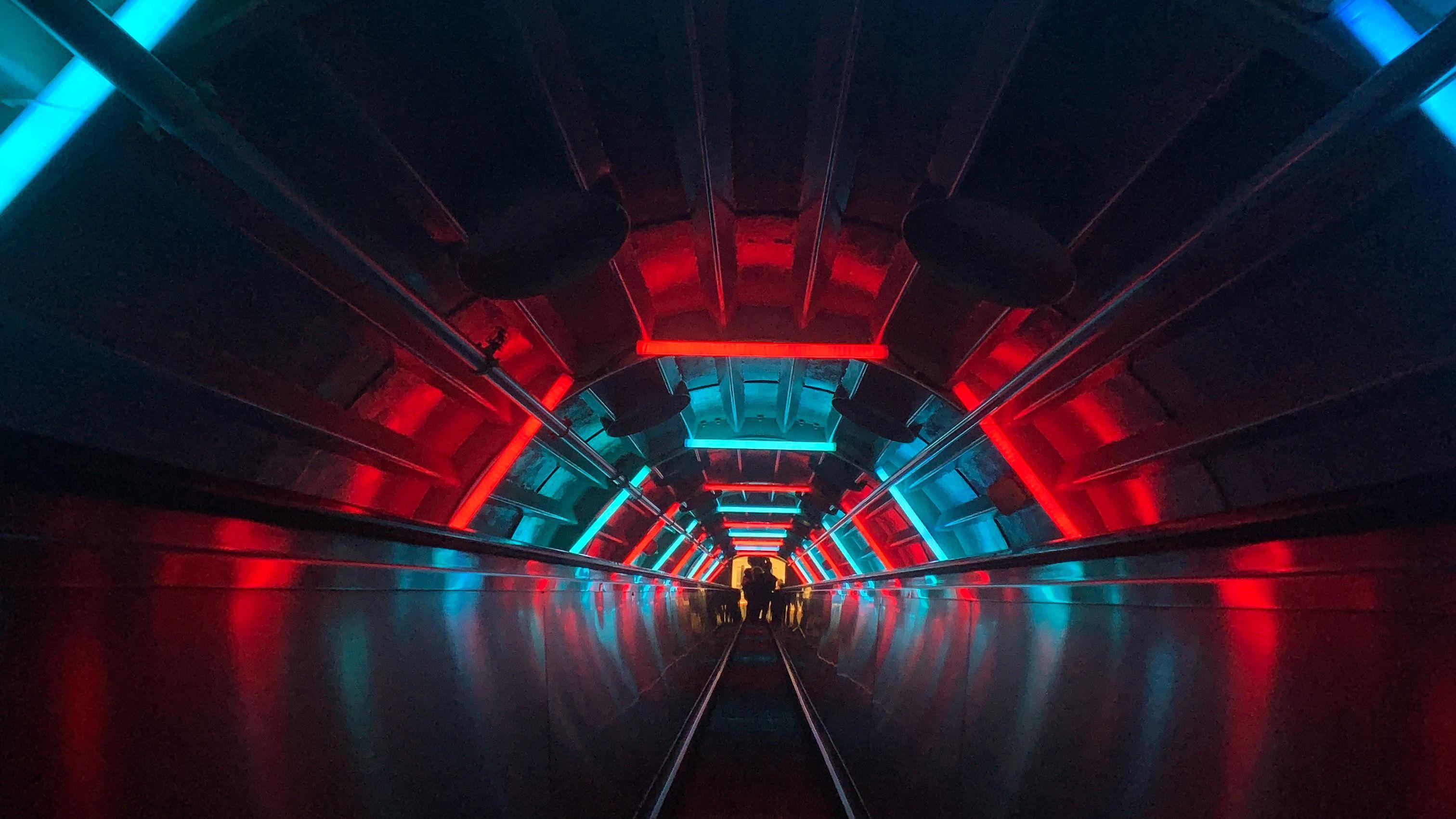 3024x1701 Escalator Tunnel Dark Neon, HD Photography, 4k Wallpaper