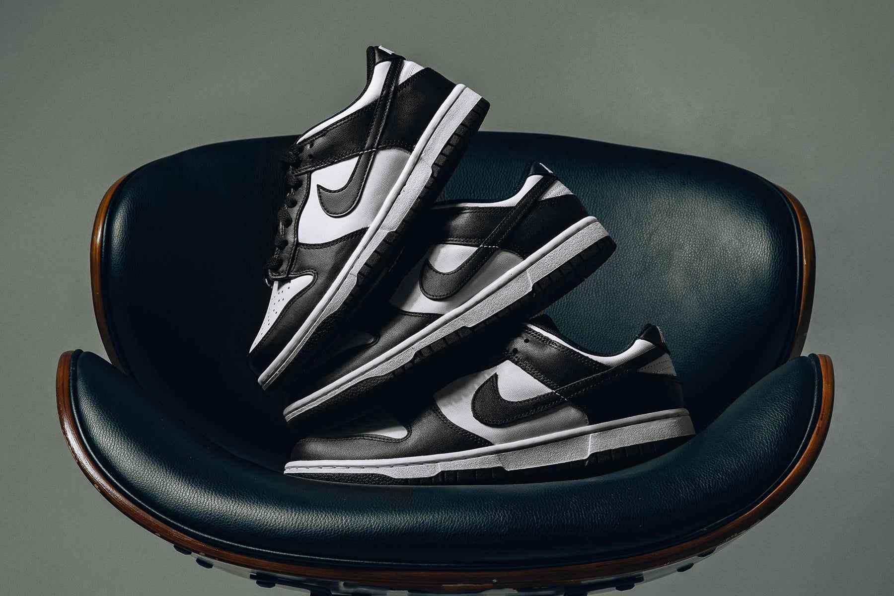 1800x1200 Nike Dunk Low 'Panda'