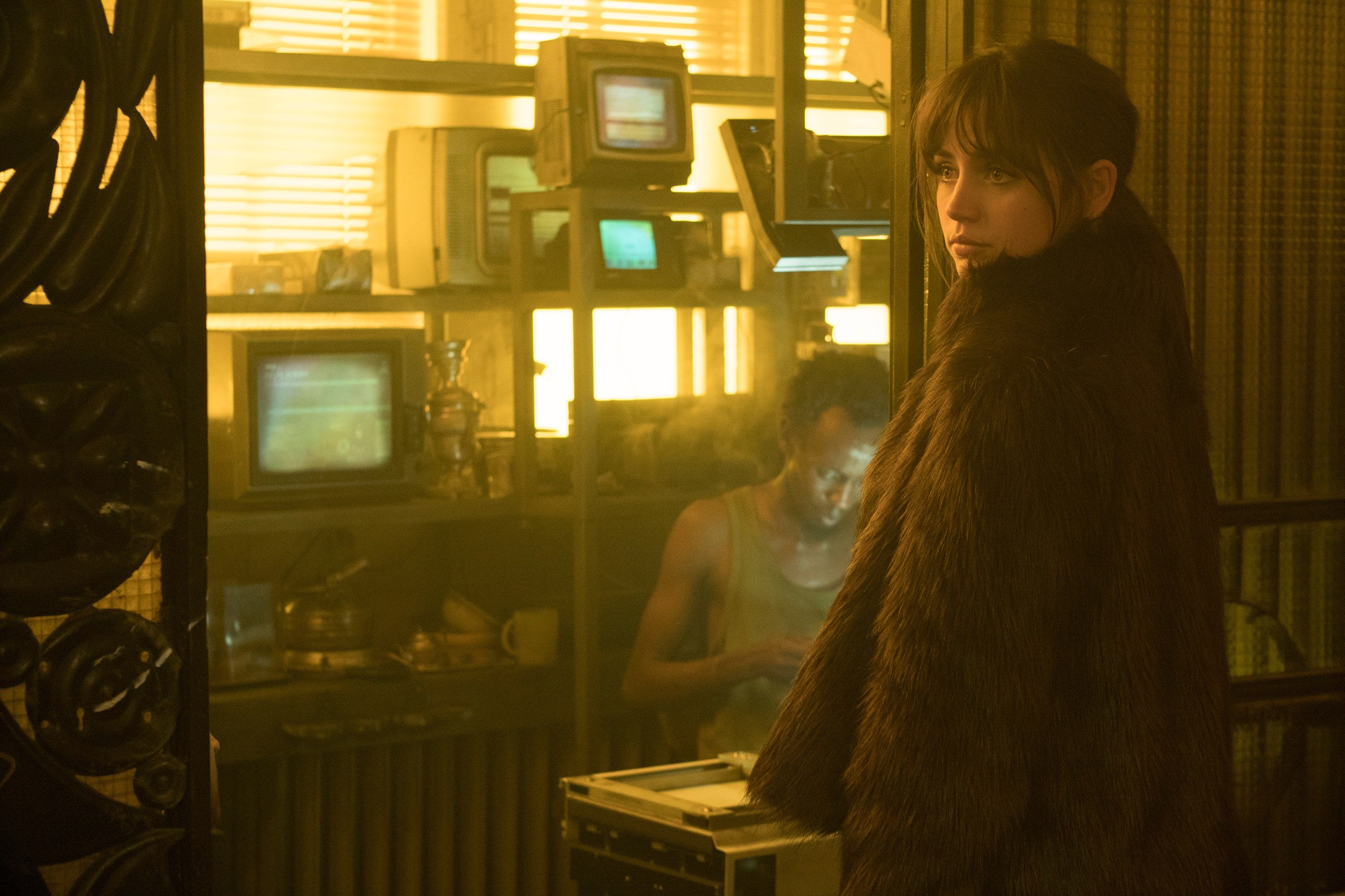 3000x2000 VFX team made K's hologram girlfriend