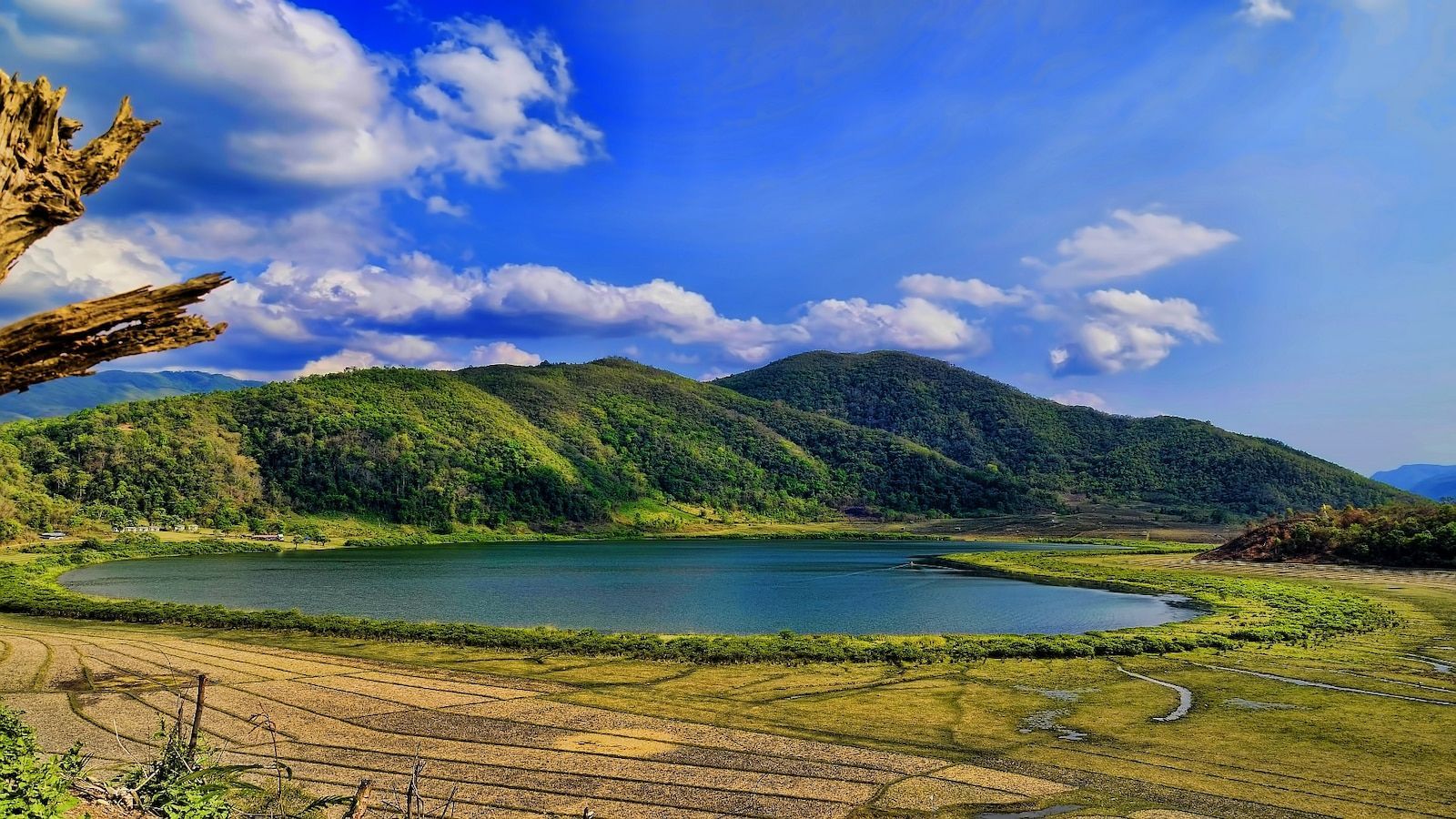1600x900 Serene Lakes in Mizoram
