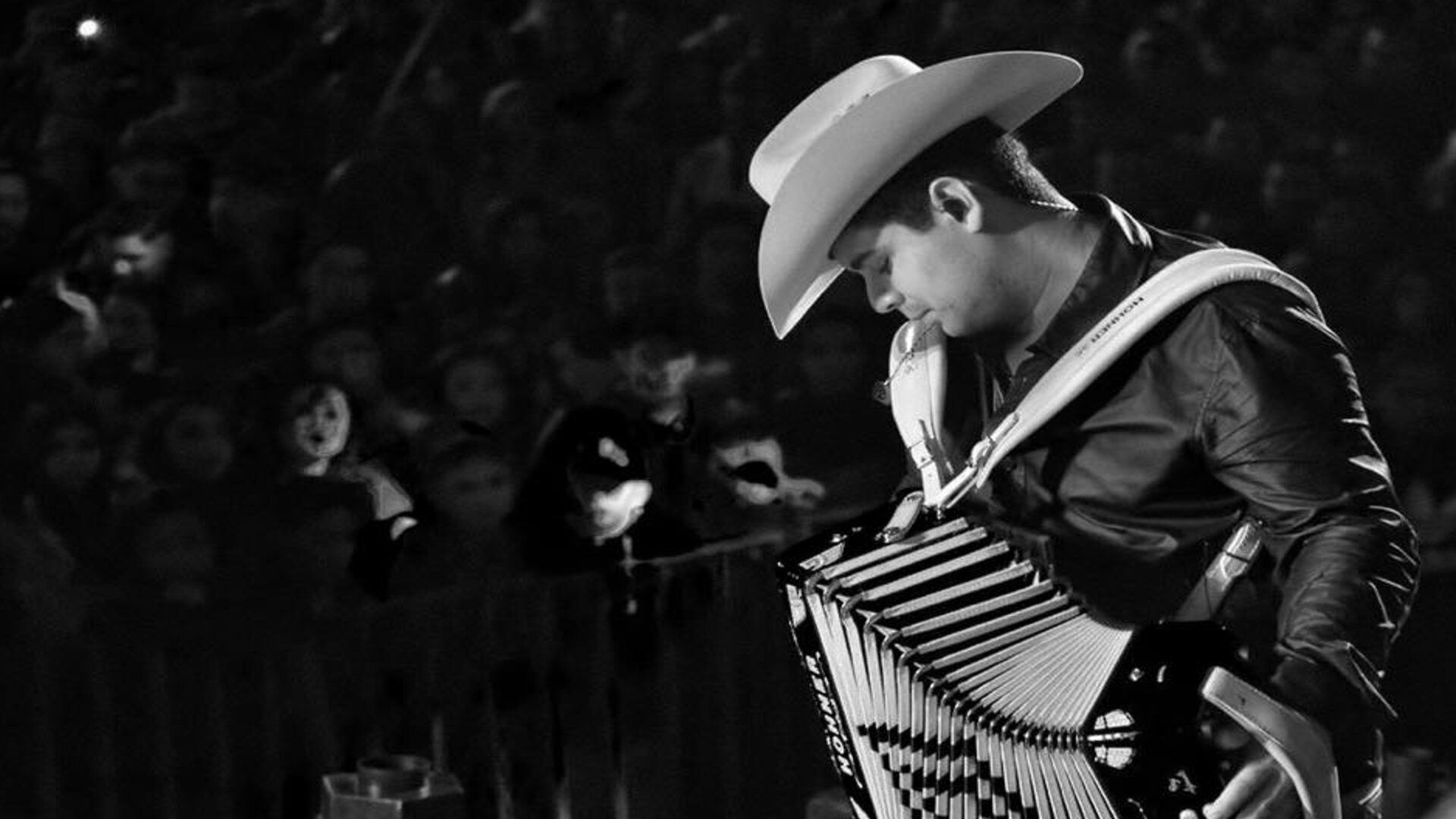 1920x1080 Alfredo Olivas le dedicó canción al