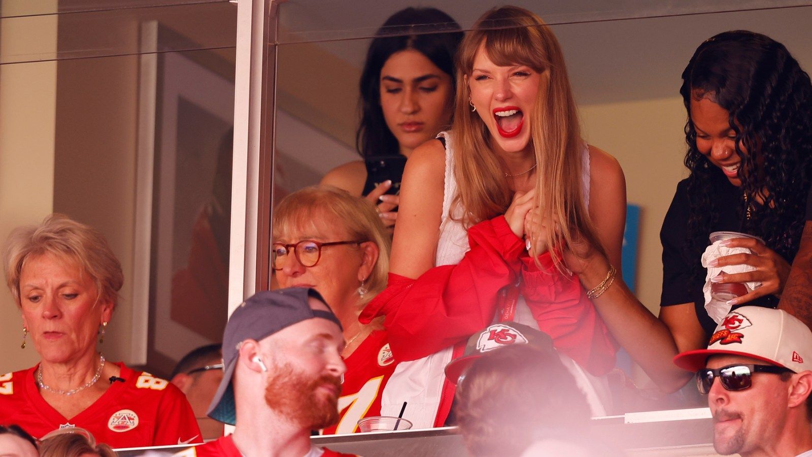 1600x900 Taylor Swift x Travis Kelce Merch