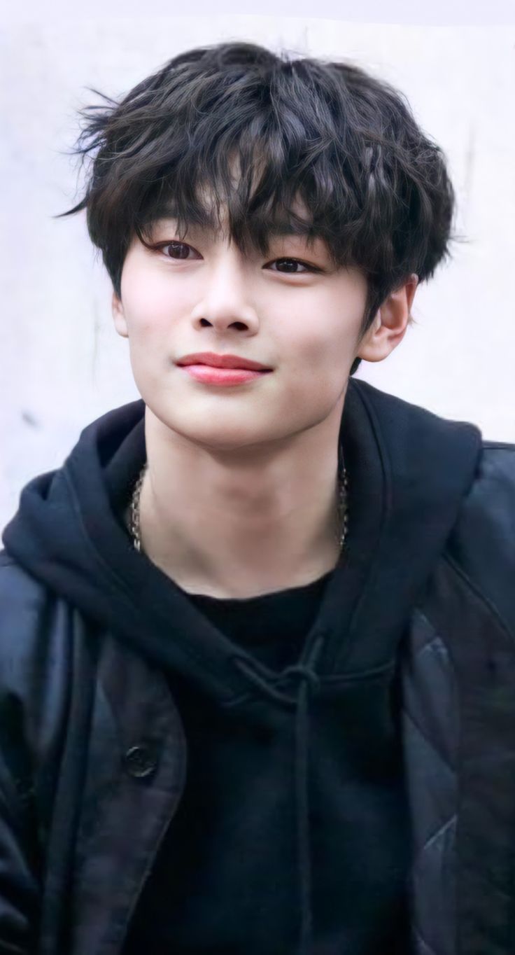 736x1364 stray kids yang jeongin wallpaper. I