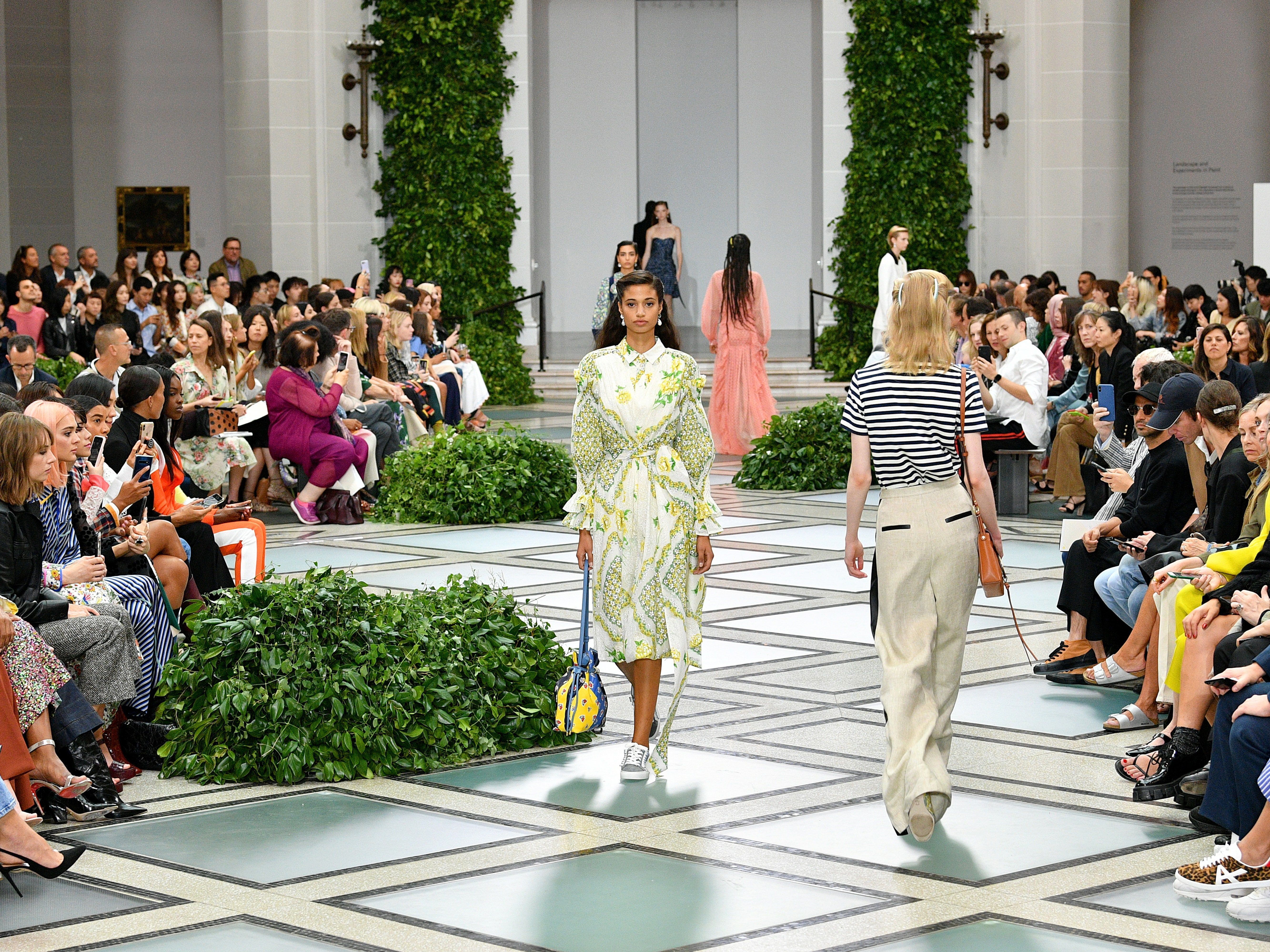 5332x3999 Designs From New York Fashion Week