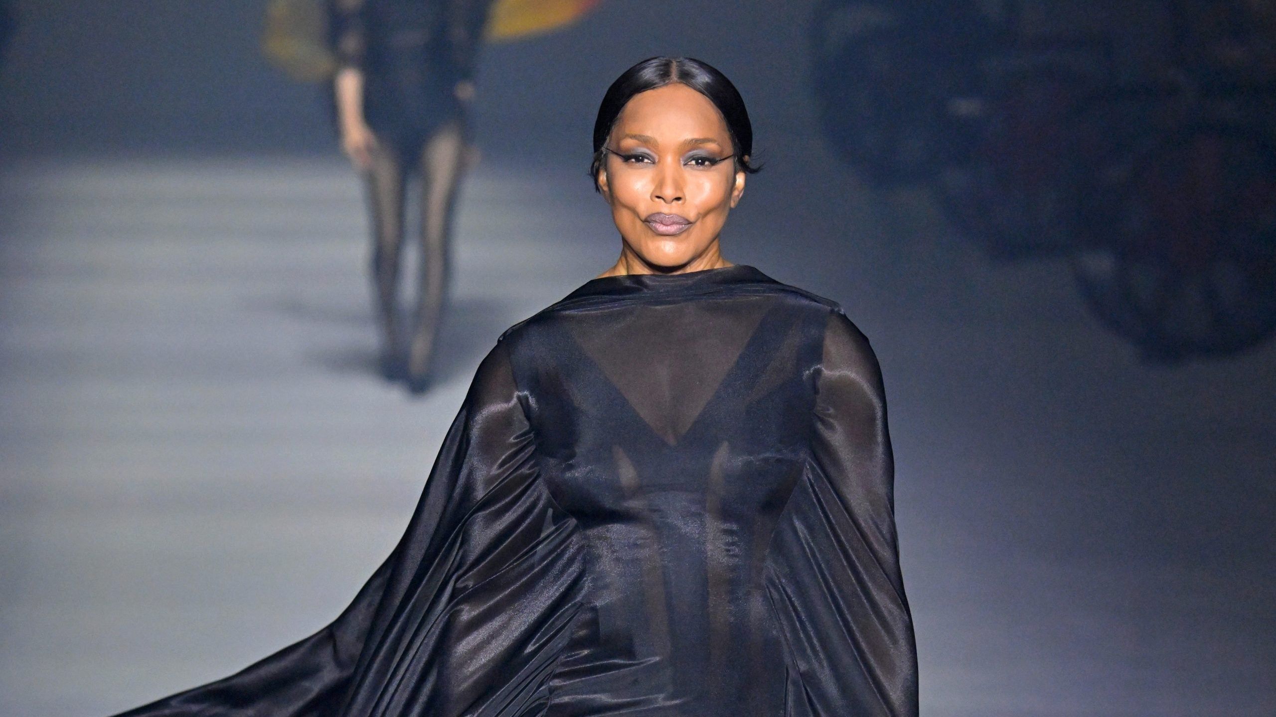 2560x1440 Essence Fashion Digest: Angela Bassett
