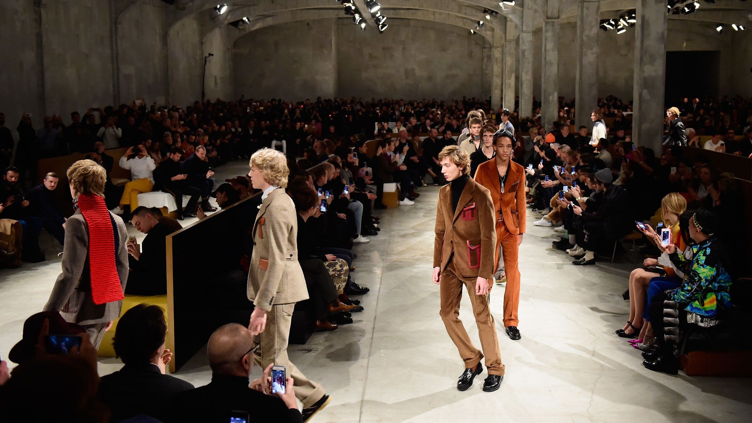 2560x1440 Milan Fashion Week Resurrects Corduroy