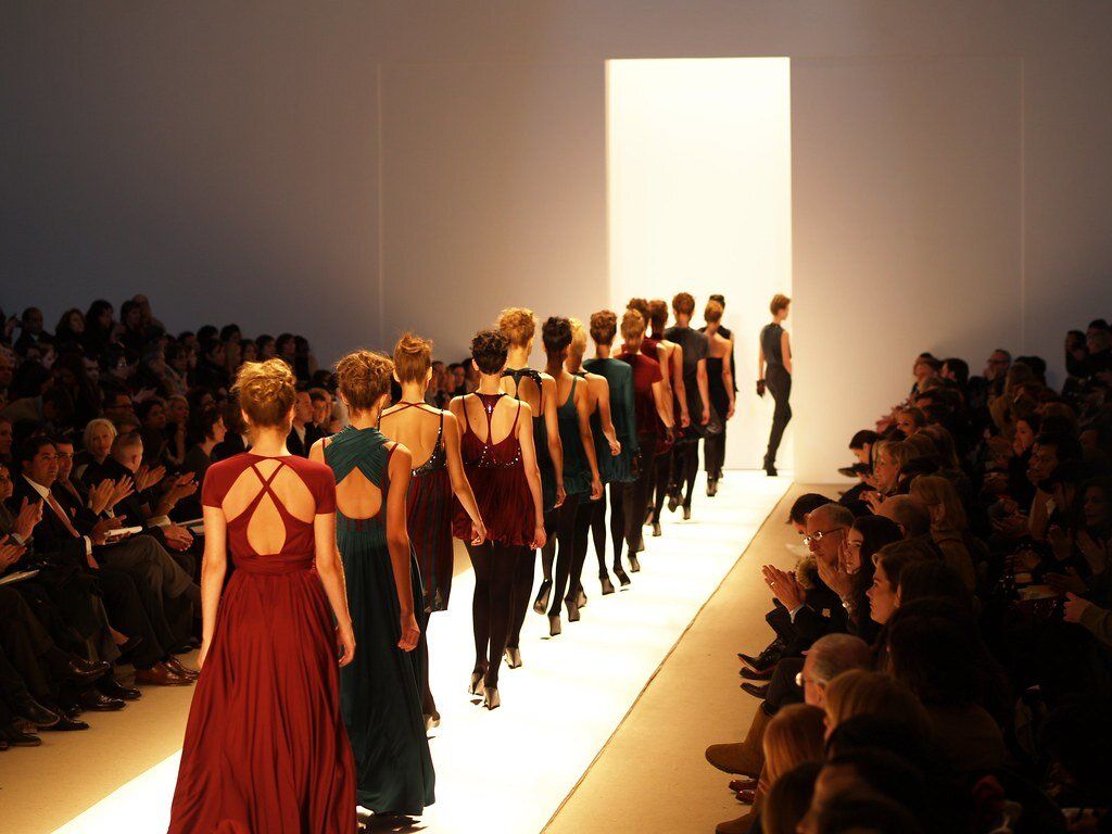 1024x768 COVID 19 Fashion Week In Paris, Milan