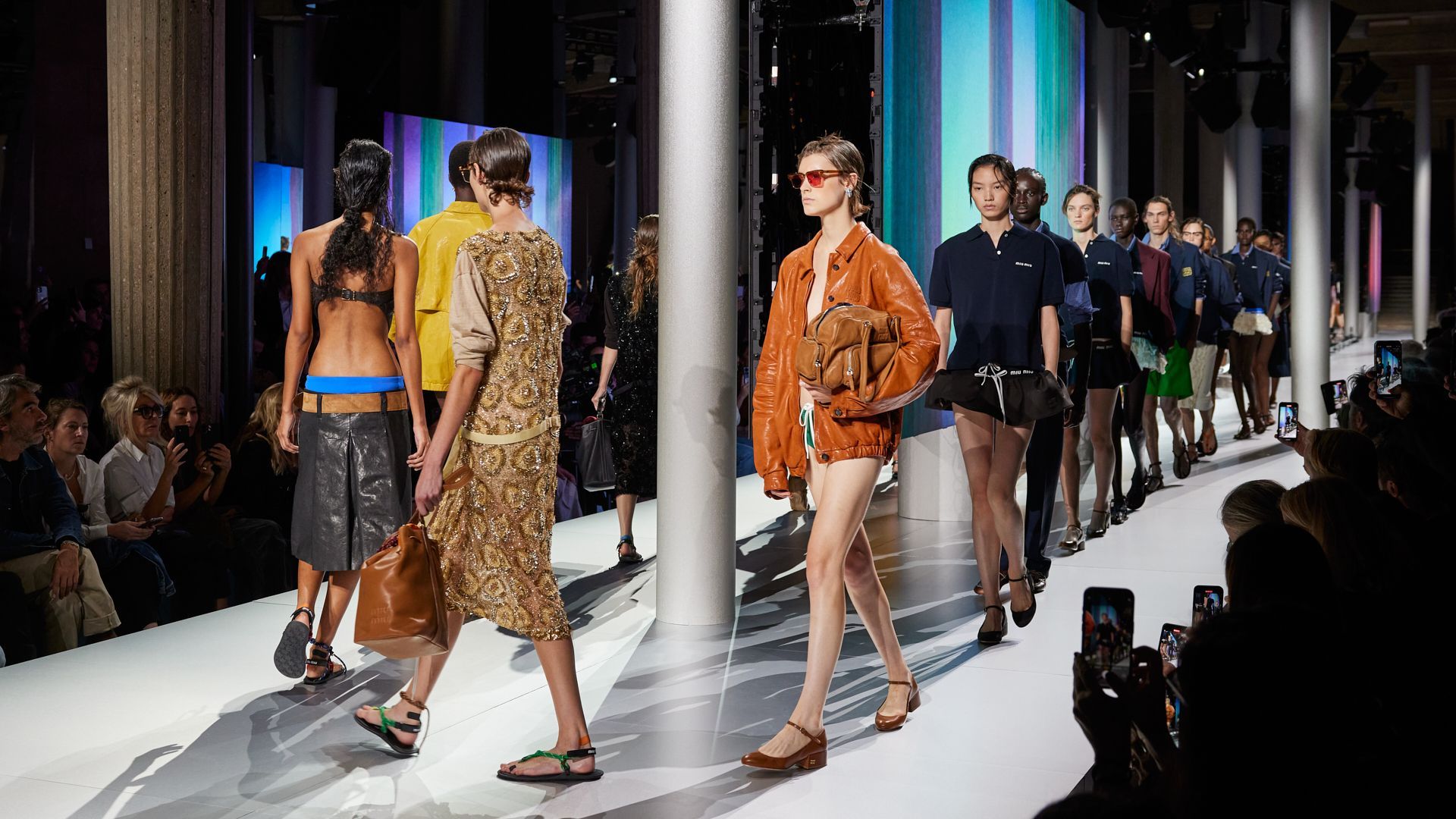 1920x1080 Women's Fashion Week A W 2024: What To