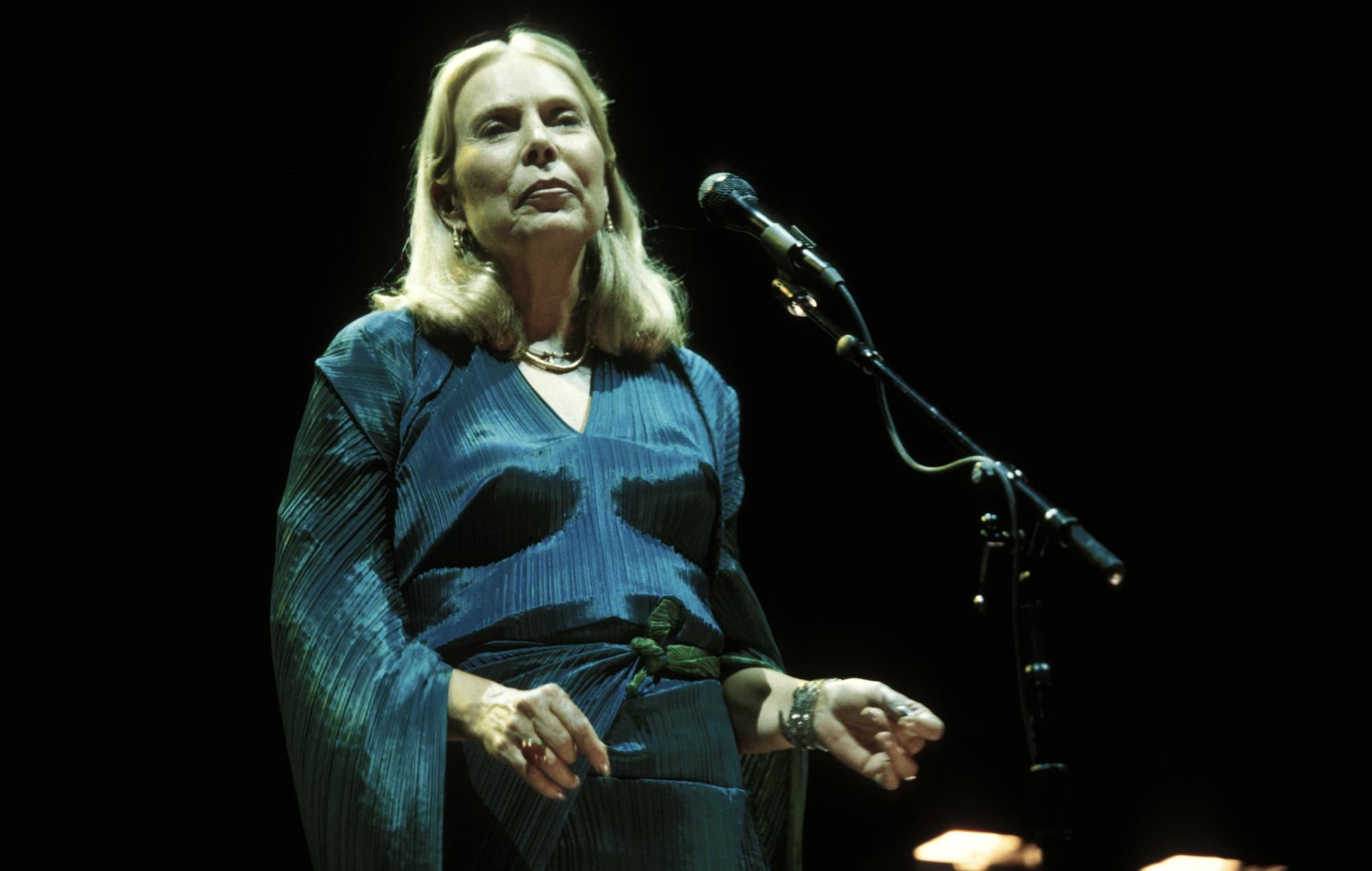 2000x1270 Joni Mitchell addresses health issues