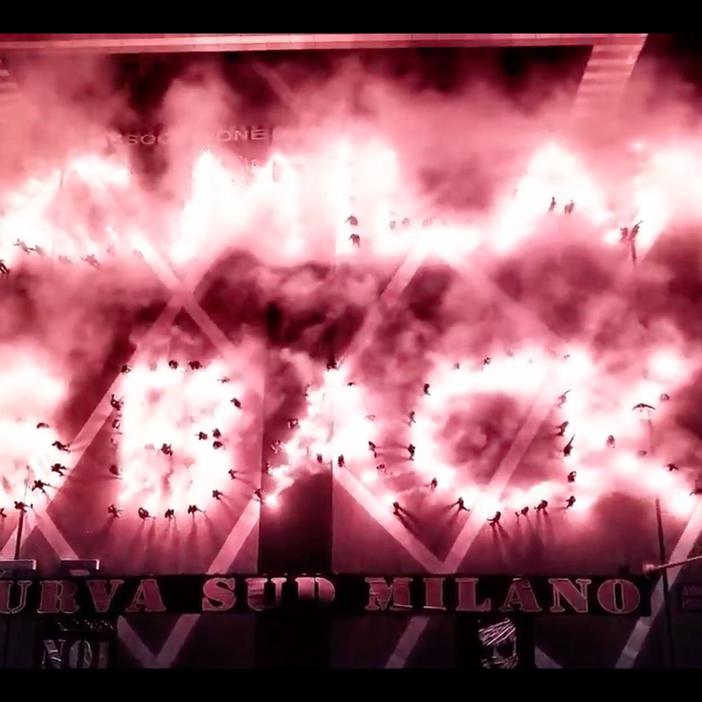 1400x1400 Pyrotechnic Display At Casa Milan