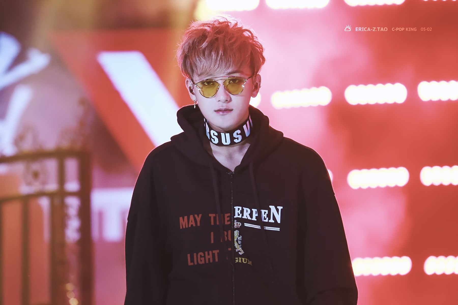 1800x1200 FY!Z.TAO
