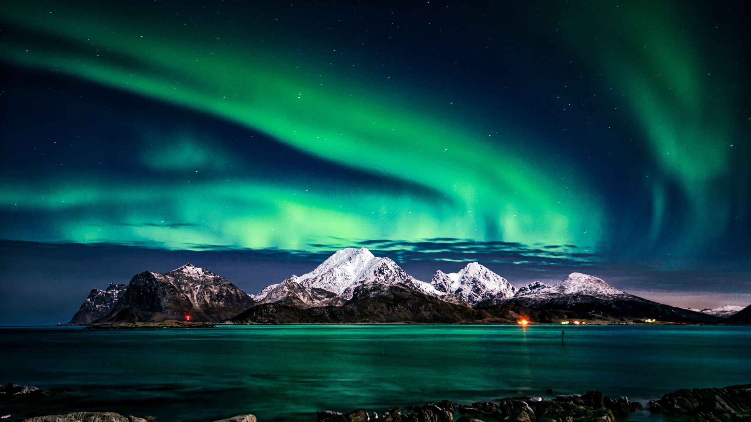 2560x1440 Northern Lights Wallpaper 4K, Mountains