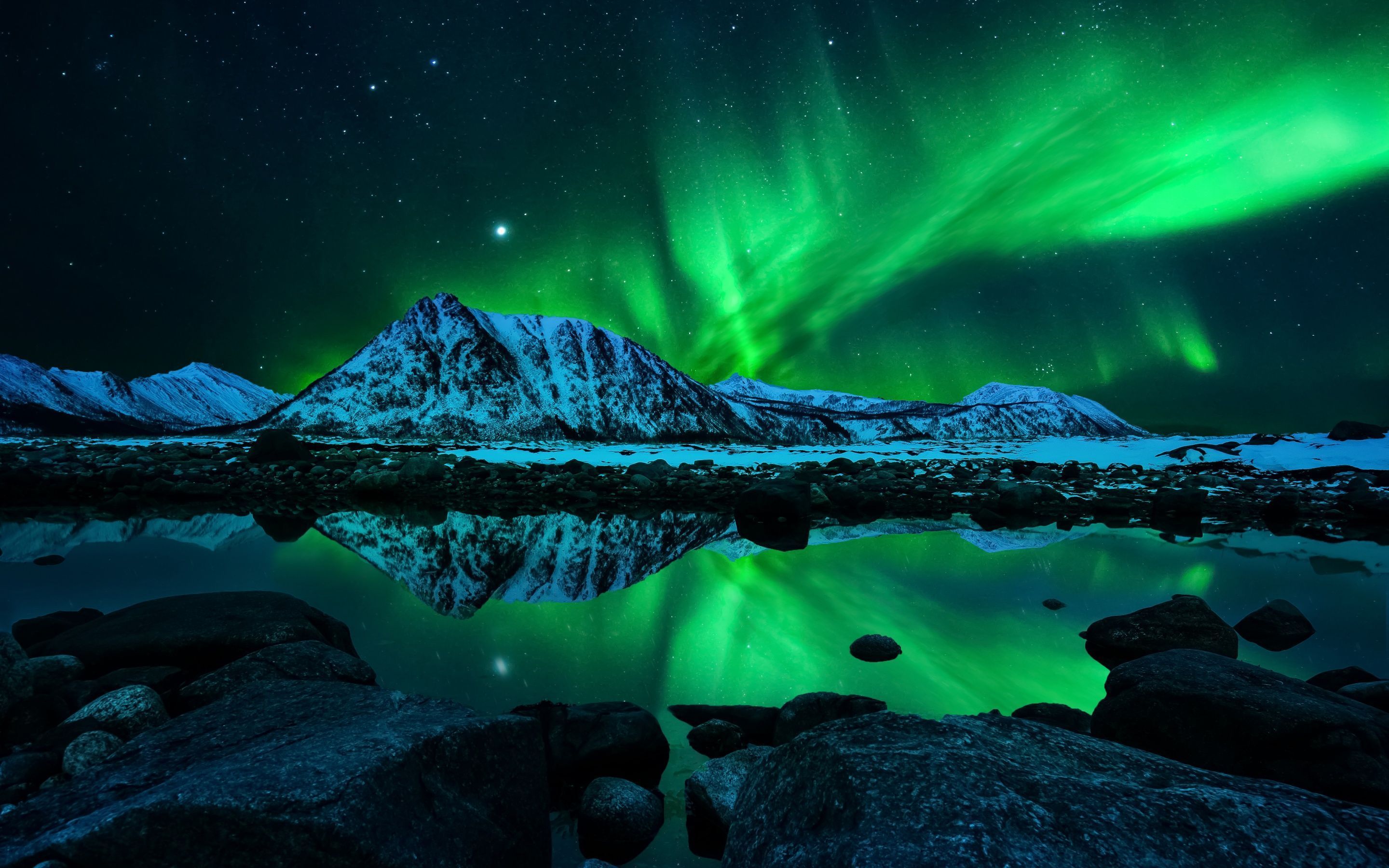 2880x1800 Aurora Borealis Wallpaper 4K, Night