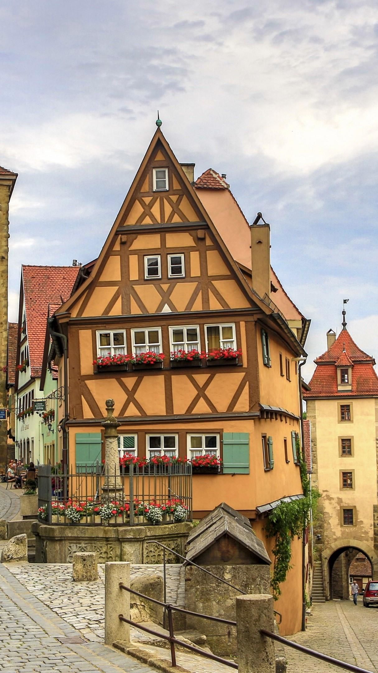 1215x2160 The charming Rothenburg ob der Tauber