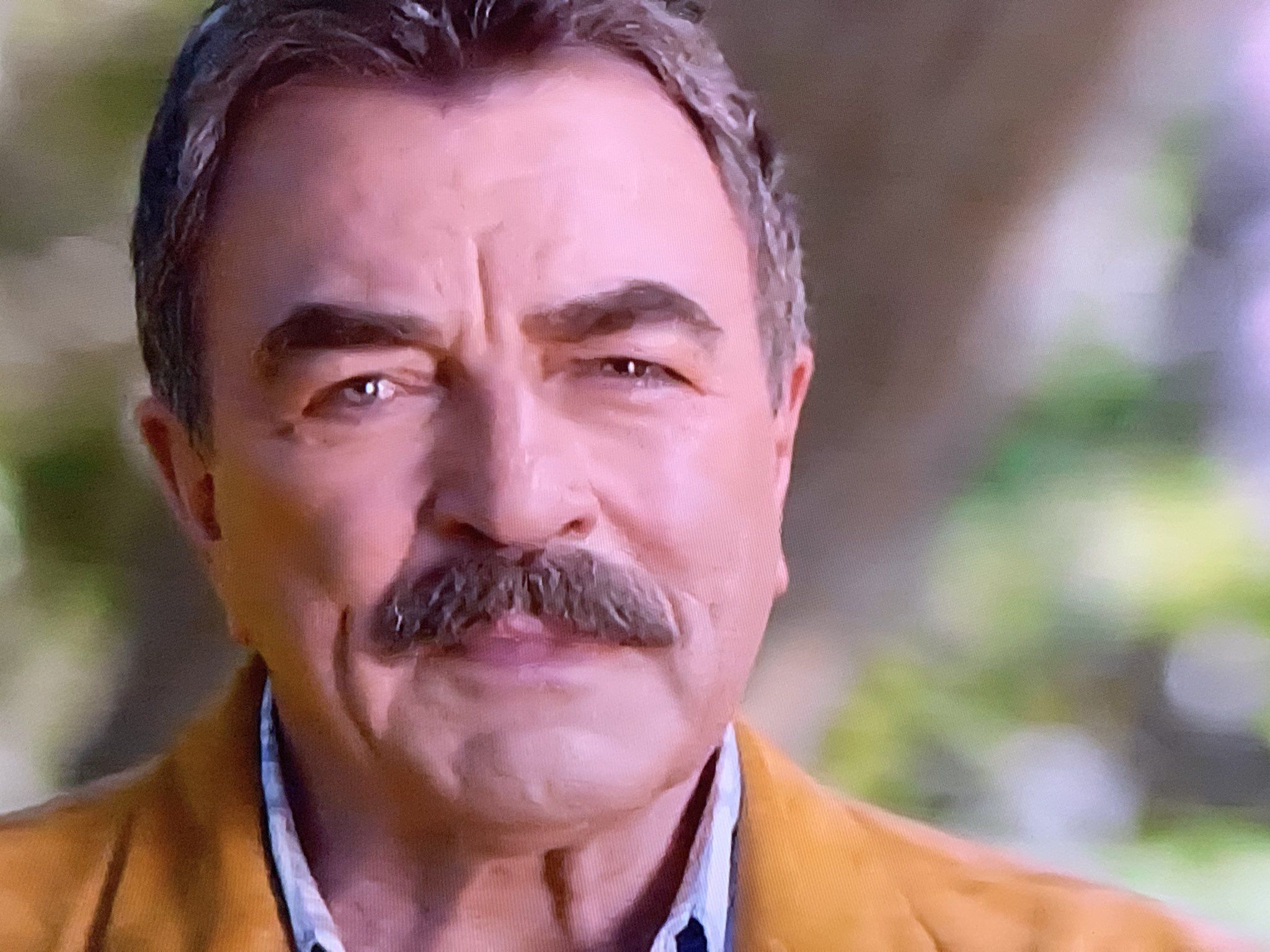 2048x1536 Tom Selleck keeping