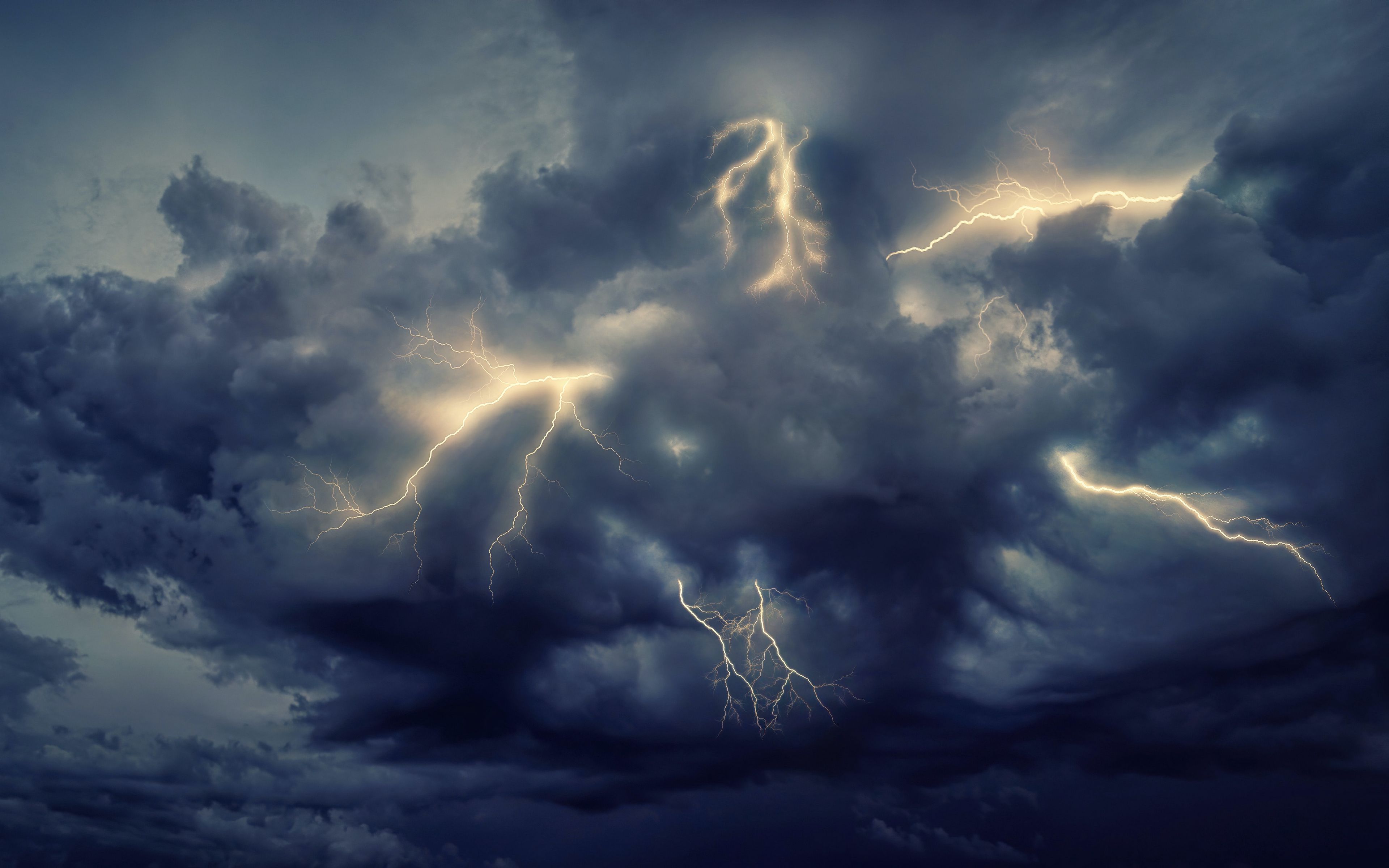 3840x2400 Download wallpaper 3840x2400 lightning