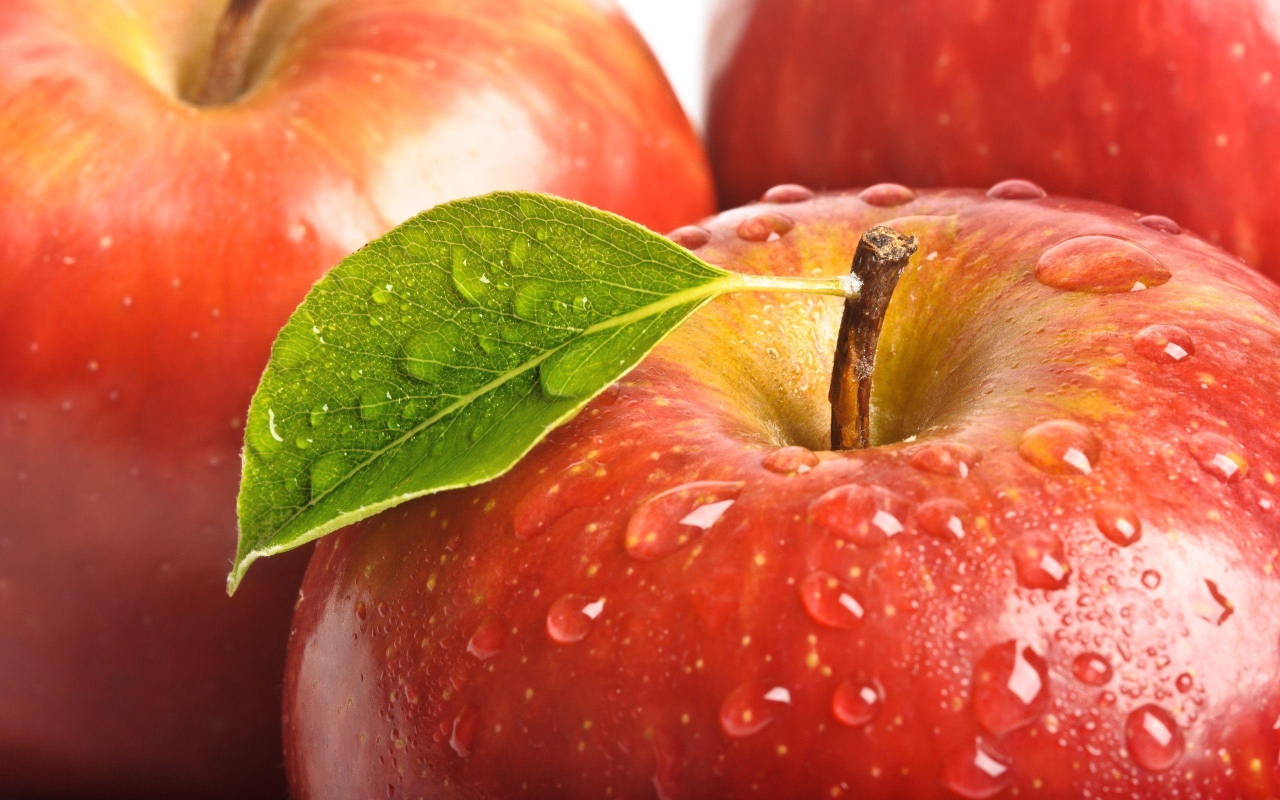 2560x1600 Apples Wallpaper
