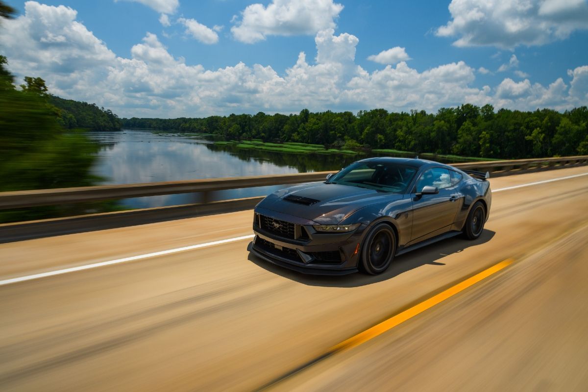 1200x800 Ford Mustang Dark Horse Review