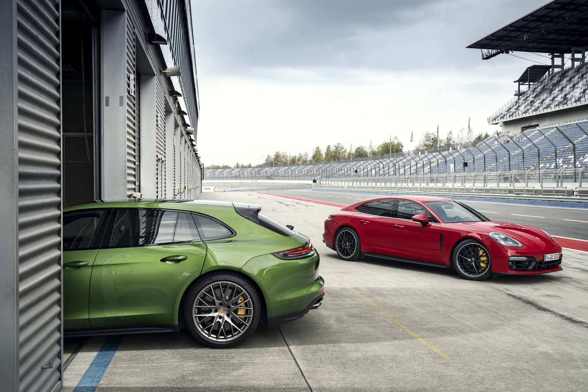 1920x1280 Porsche Panamera GTS and Panamera GTS Sport Turismo
