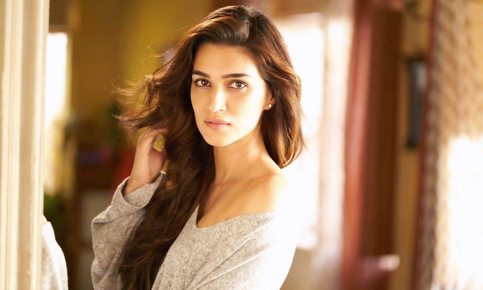 1600x960 Kriti Sanon HD Wallpaper